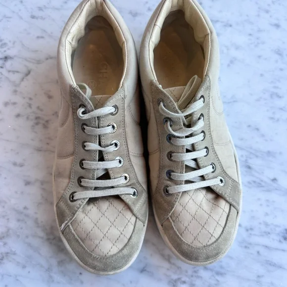 Chanel off-white Sneaker - Picture 2 of 3